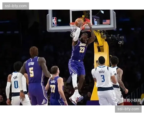 湖人客场128-134不敌独行侠，末节反扑未果遗憾落败