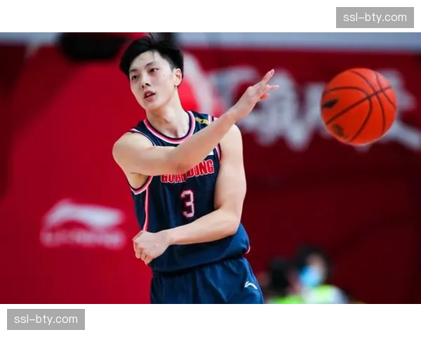 辽宁铁人净胜球为零体现攻防平衡 战术体系缺乏明显特点