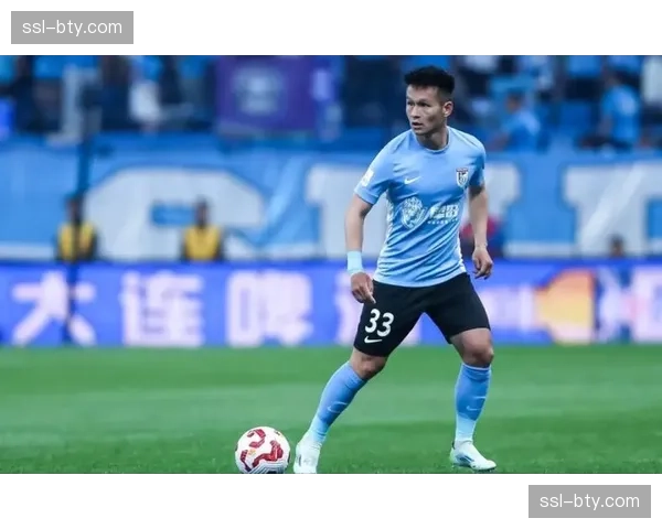 大连英博四连胜升至第三 马莱莱双响助球队逆转河南